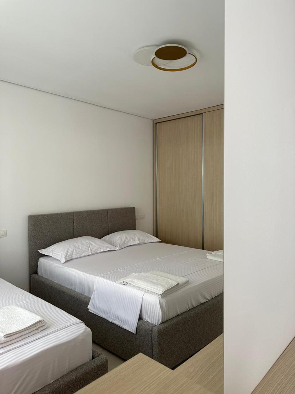 Eme Apartments - Kompleksi San Pietro, Gjiri I Lalzit Durrës Exterior foto